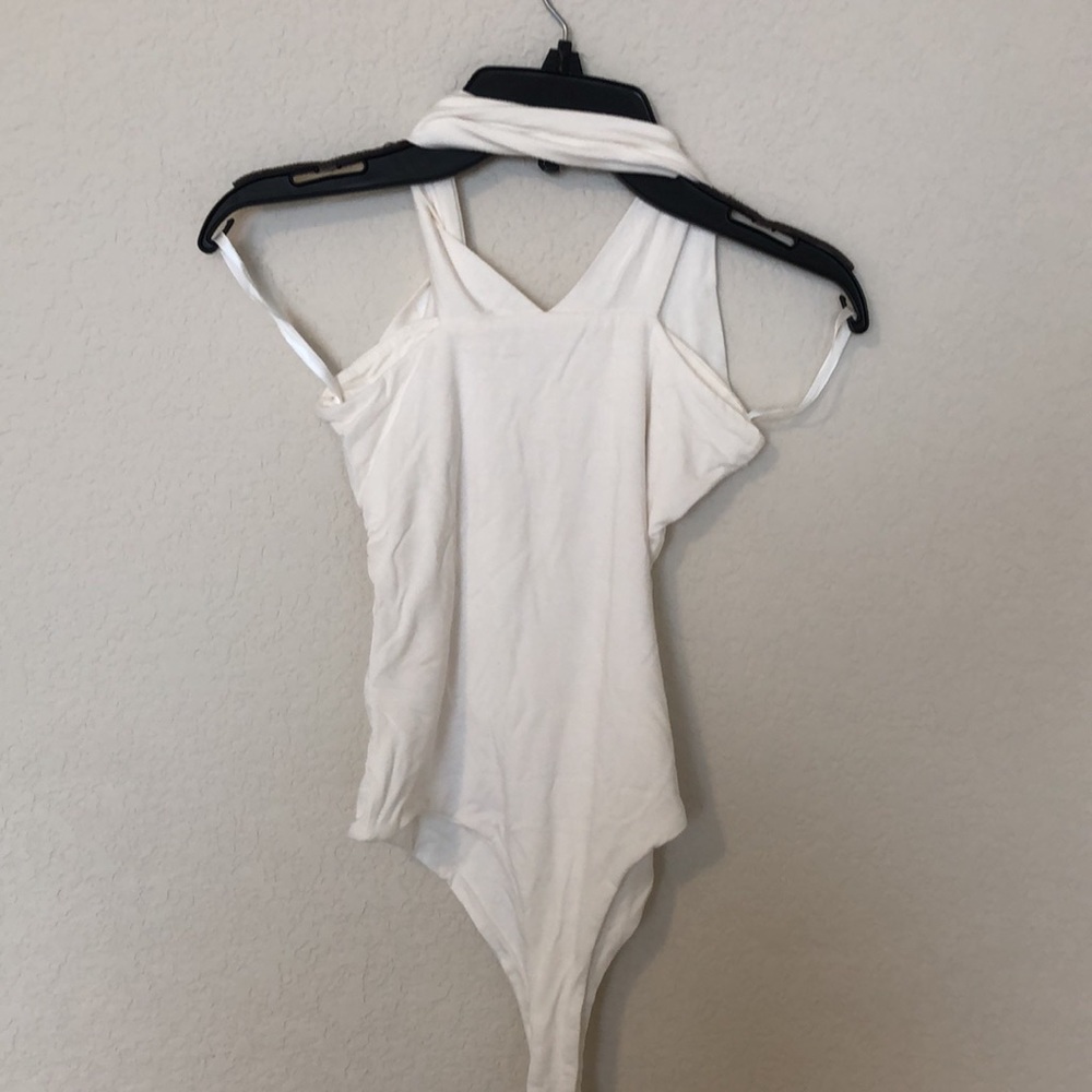 Superdown Gene Cross Front Bodysuit in White - Picture 10 of 13